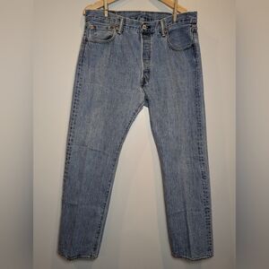 Levi's Men's Size 35x30 501 Light Wash Button Fly Straight Jeans